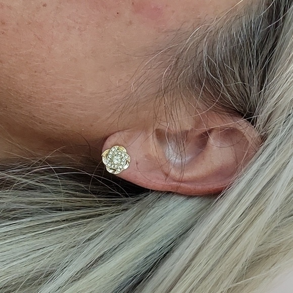 ROSETTE SHIMMER STUD EARRINGS - Picture 7 of 9